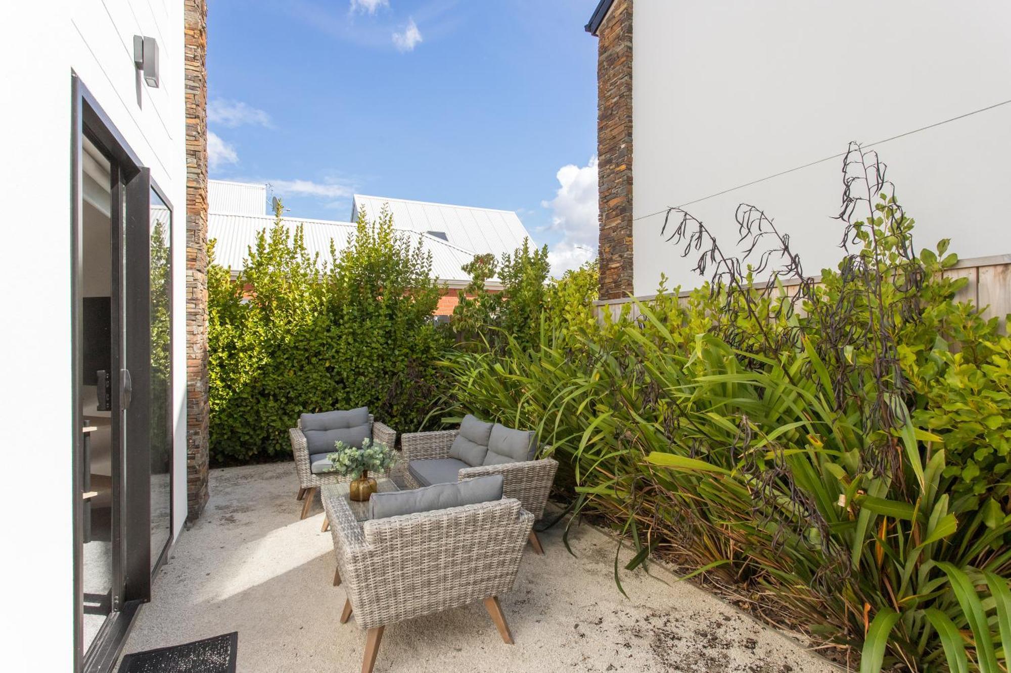 Chic Living 1 Bdrm Sunny Warm Close Cbd Christchurch